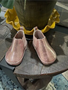 Old Navy Kids Metallic Rose Gold Slip-On Boots